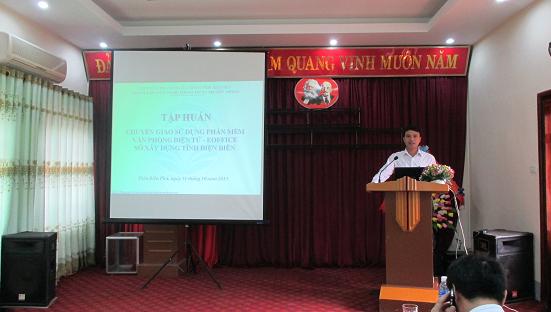 (CB Trung tâm tập huấn chuyển giao phần mềm Văn phòng điện tử (eOffice) - ảnh: Trung Kiên)